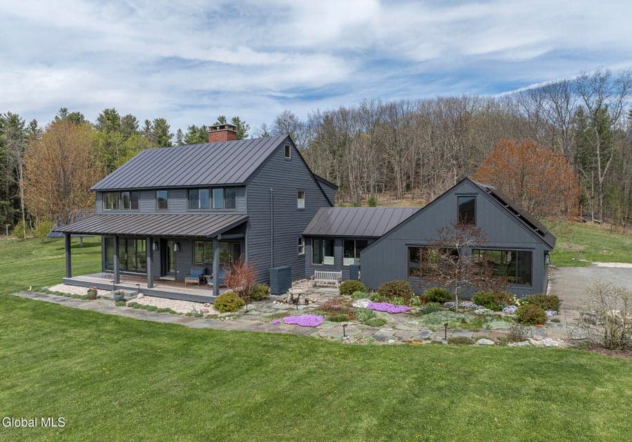 53 May Lane, Austerlitz, NY 12037