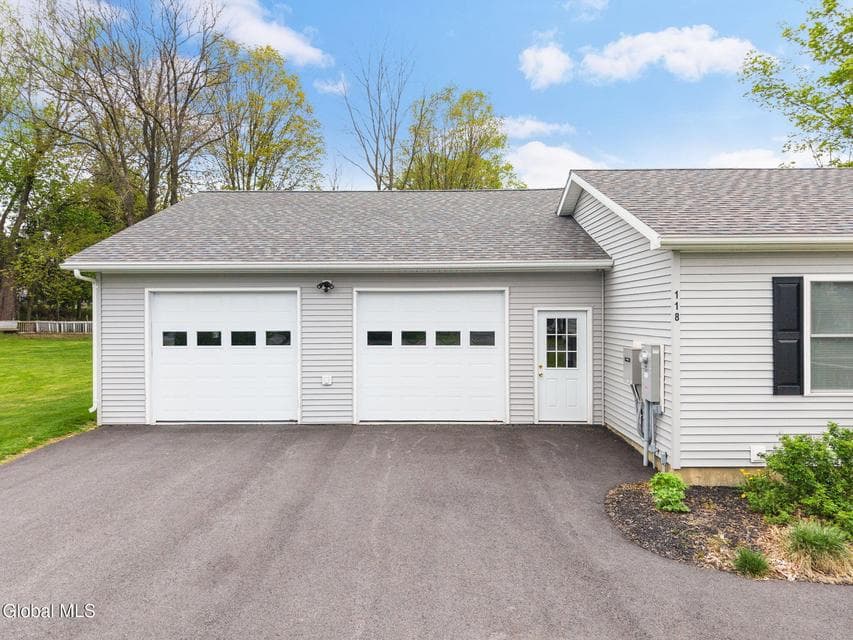 118 Cliff Street, photo 2