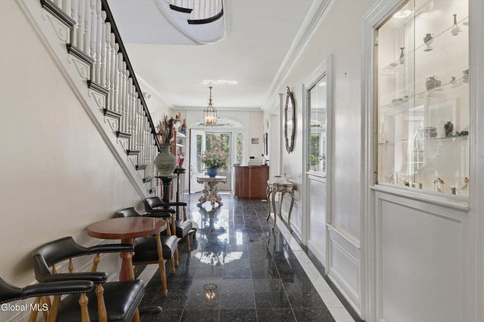 2255 Ballston Avenue, photo 5