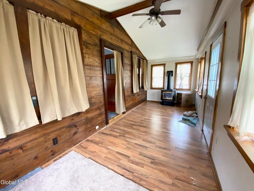 38 Van Heusen Street, photo 3