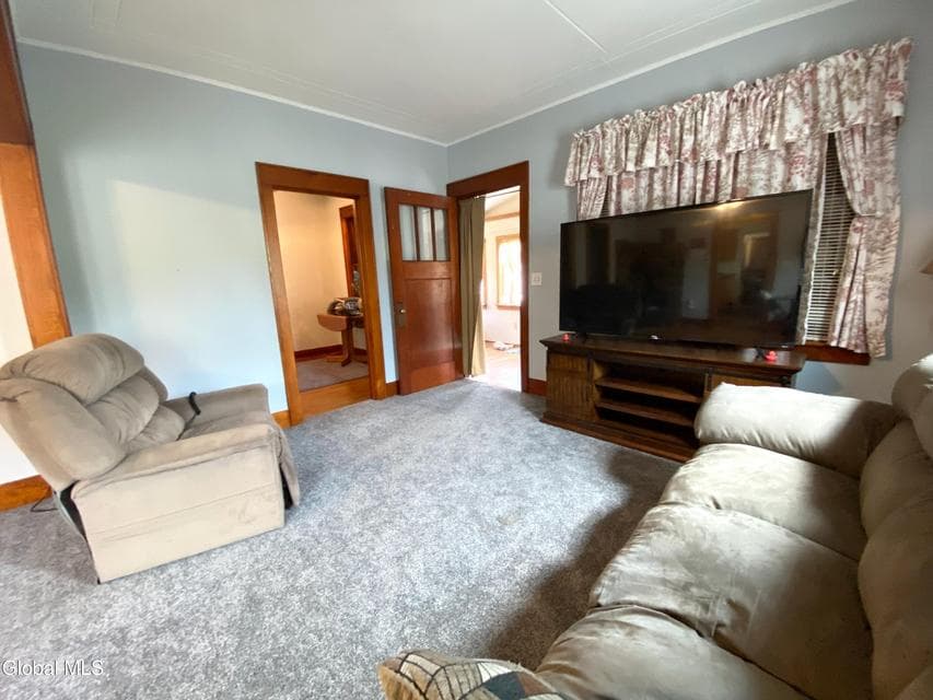 38 Van Heusen Street, photo 4