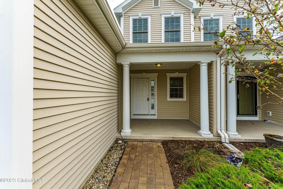58 Lori Jean Place, photo 2