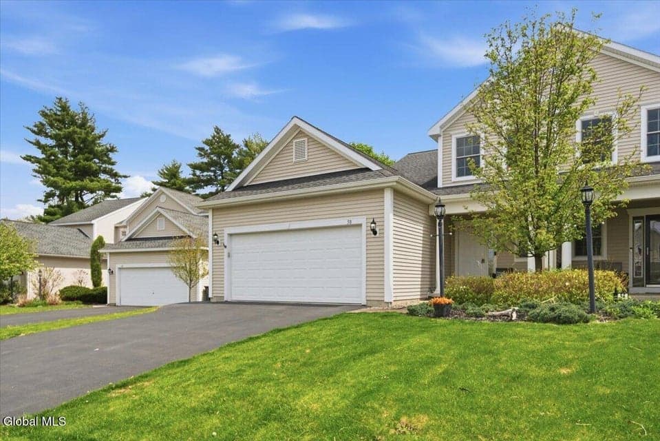 58 Lori Jean Place, photo 3
