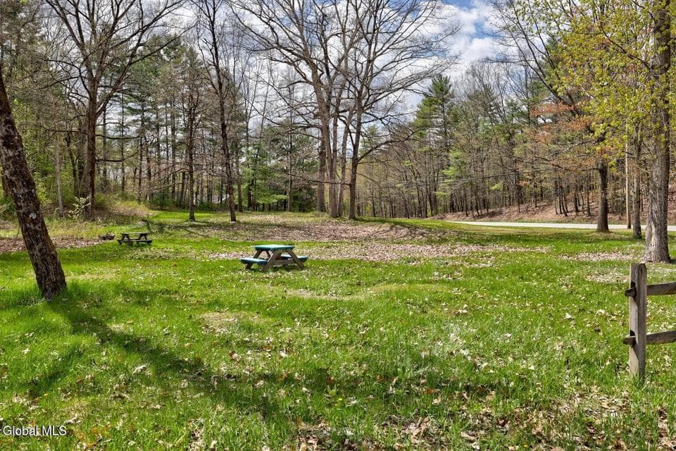 588 Lake Avenue, photo 5