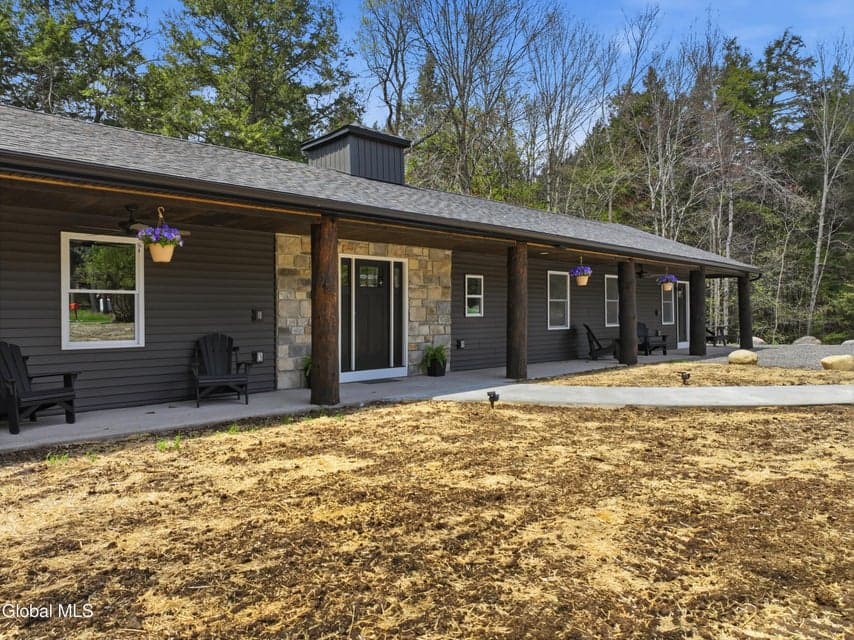 741 Howe Road, photo 3