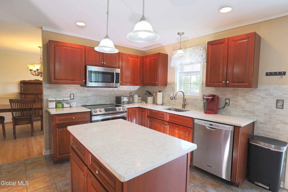 511 Tony Drive, photo 2