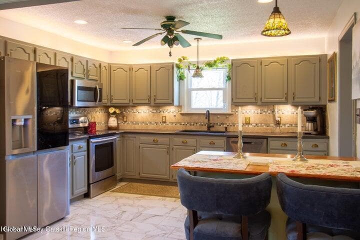 1441 Thickett Road, photo 2
