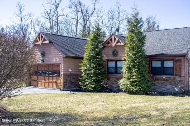 1441 Thickett Road, Castleton-on-Hudson, NY 12033
