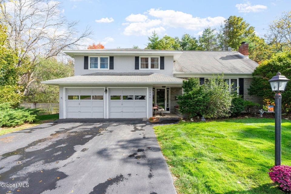1226 Hempstead Road, Niskayuna, NY 12309