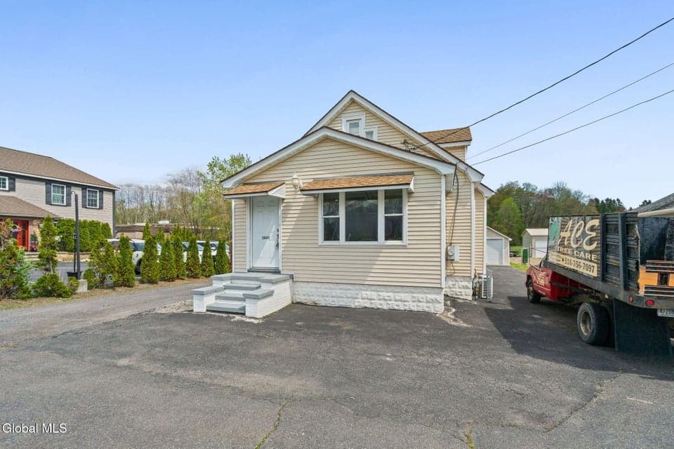 3041 Hamburg Street, Schenectady, NY 12303, photo 1