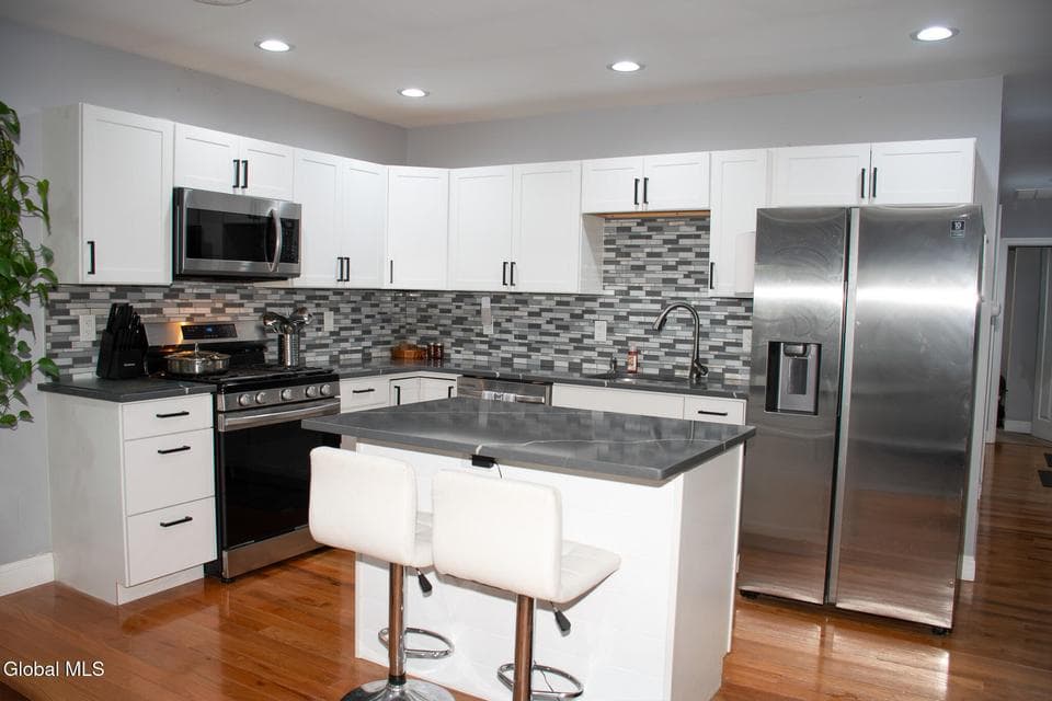 1862 8th Avenue, photo 3