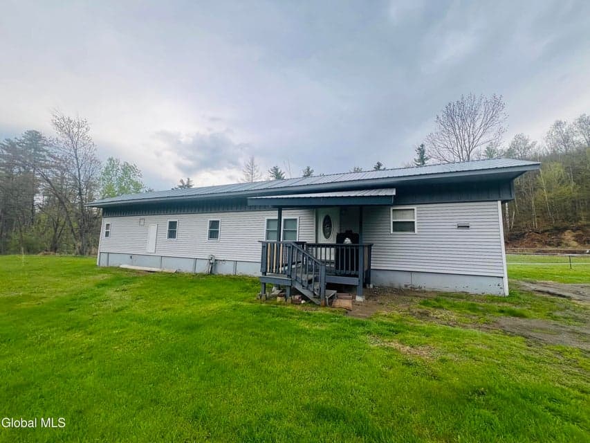 5 Sno Pappy Lane, Hague, NY 12836
