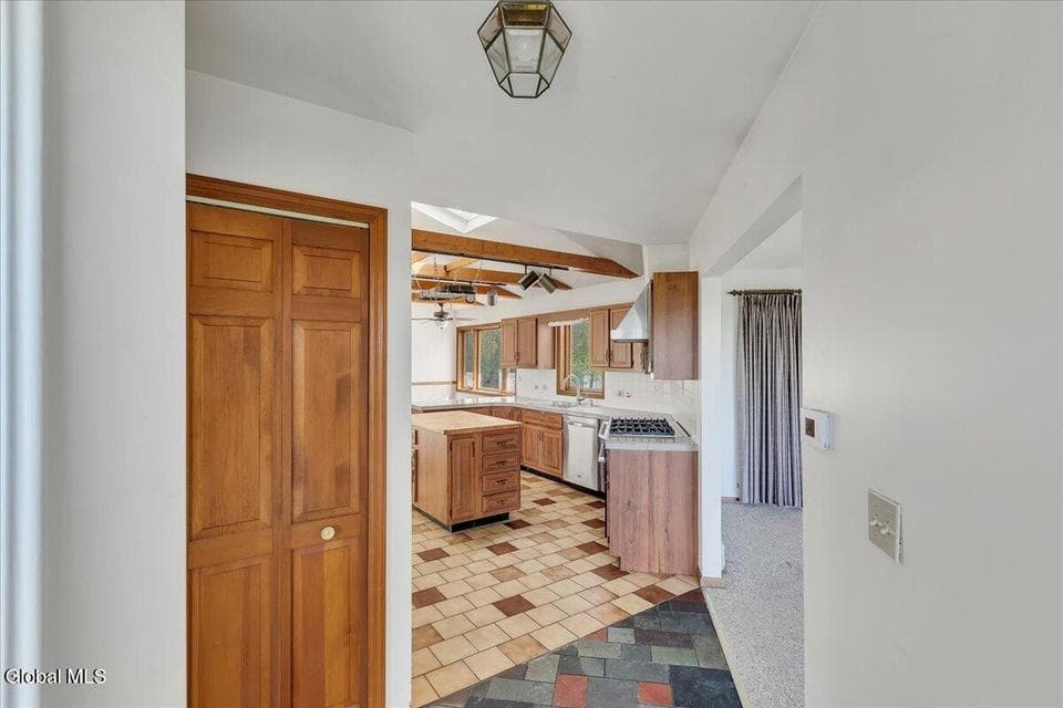 21 Pleasant Hill Drive, photo 2