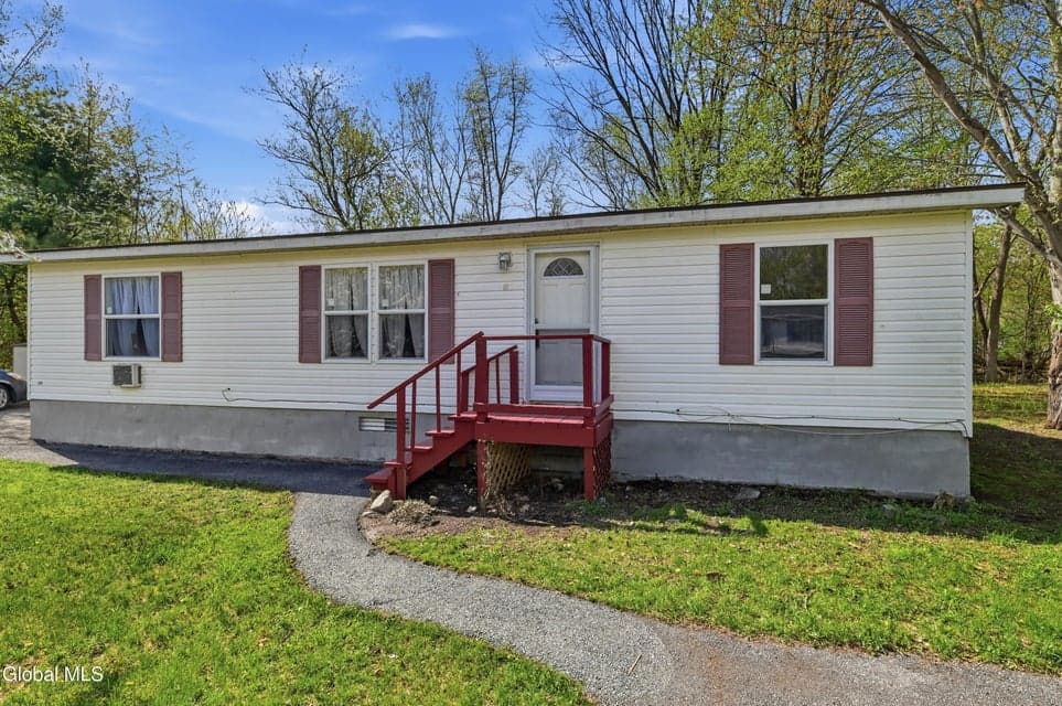 3 White Birch Lane, Jackson, NY 12816