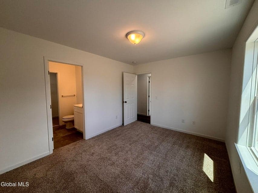 146 Michael Drive, photo 5