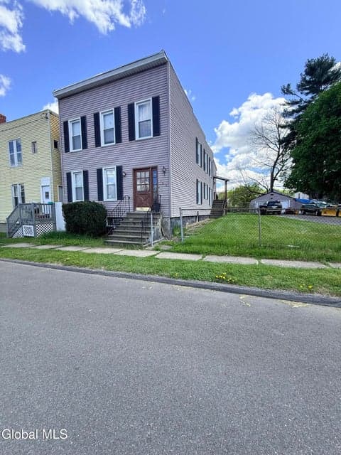 786 1st Avenue, photo 2