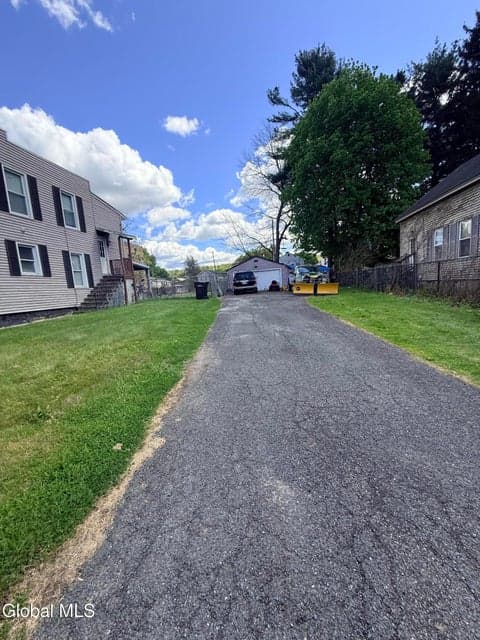 786 1st Avenue, photo 4