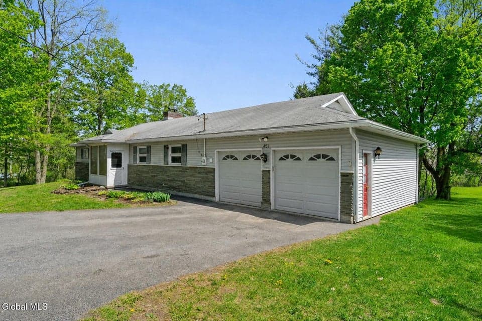 451 Currytown Road, photo 2
