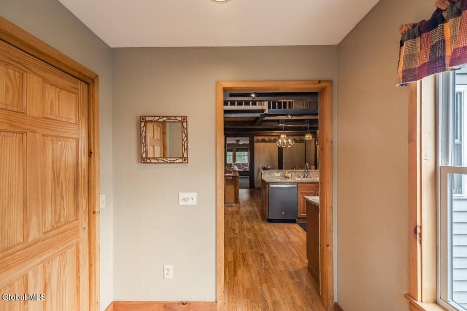 143 Lakeview Avenue, photo 5
