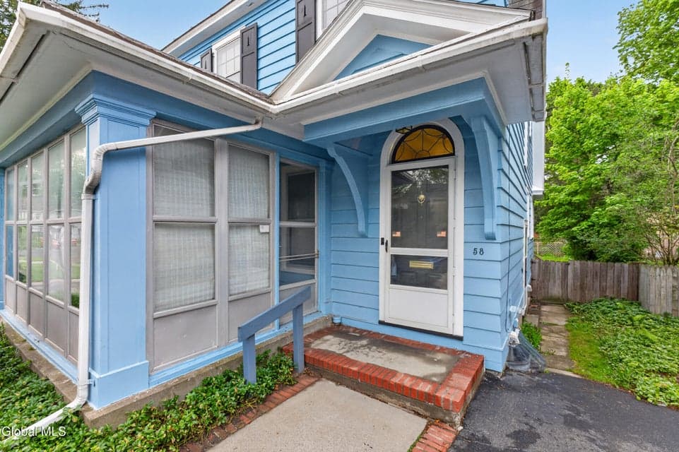 58 Ryckman Avenue, photo 2