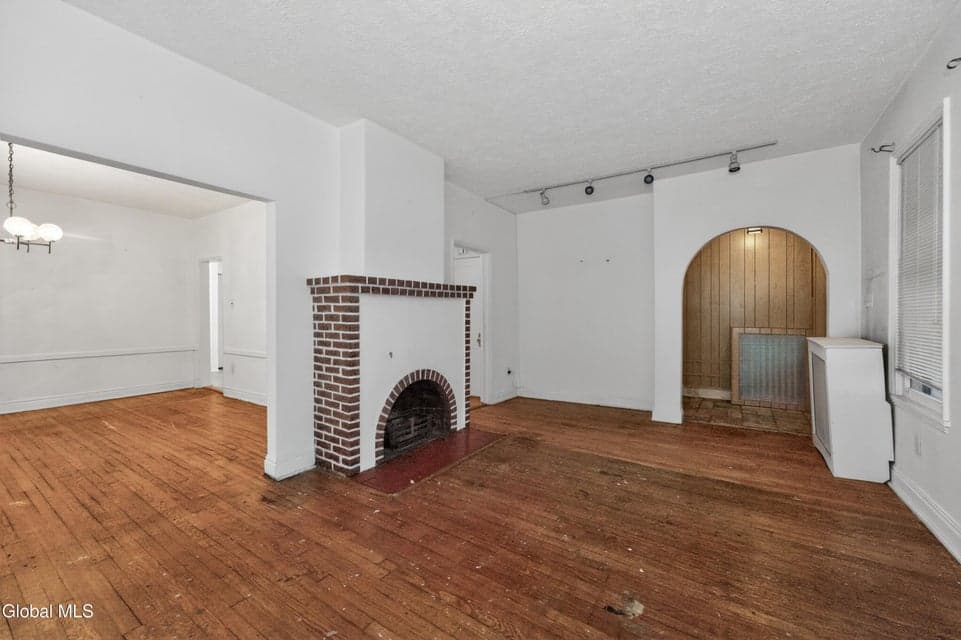 58 Ryckman Avenue, photo 4