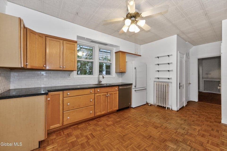 58 Ryckman Avenue, photo 5