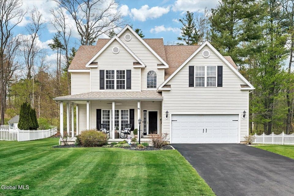 17 Springfield Drive, Malta, NY 12118