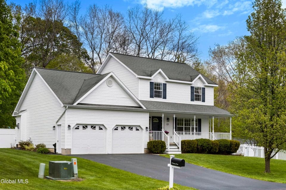 13 Tamian Pass, Malta, NY 12019, photo 1