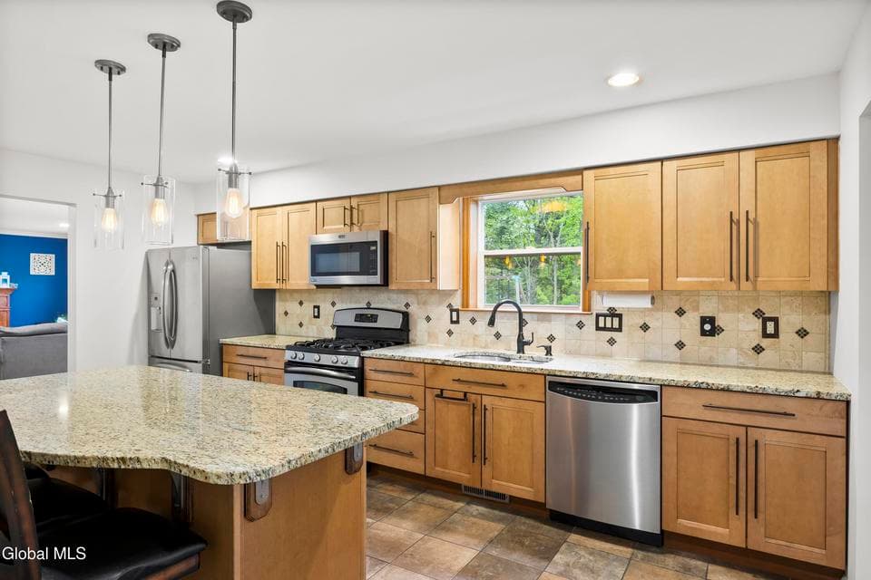 13 Tamian Pass, Malta, NY 12019, photo 3
