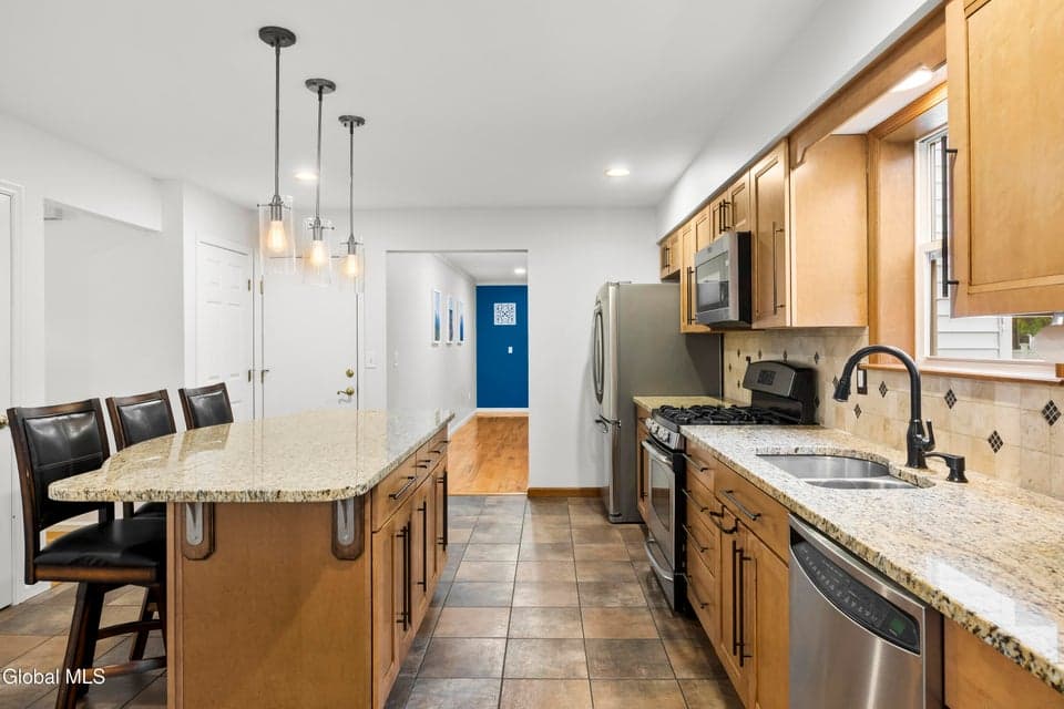 13 Tamian Pass, Malta, NY 12019, photo 5