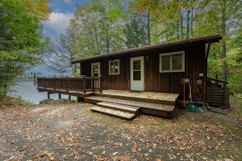 188 S Shore Road, photo 2