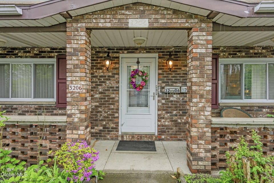 3206 Guilderland Avenue, photo 2