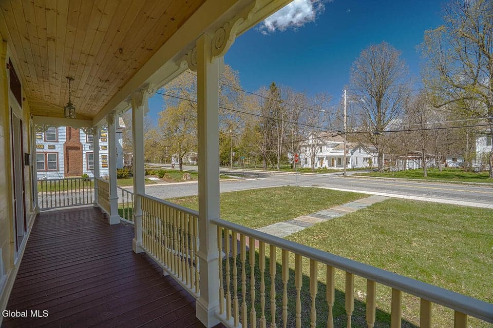 93 W Main Street, photo 3