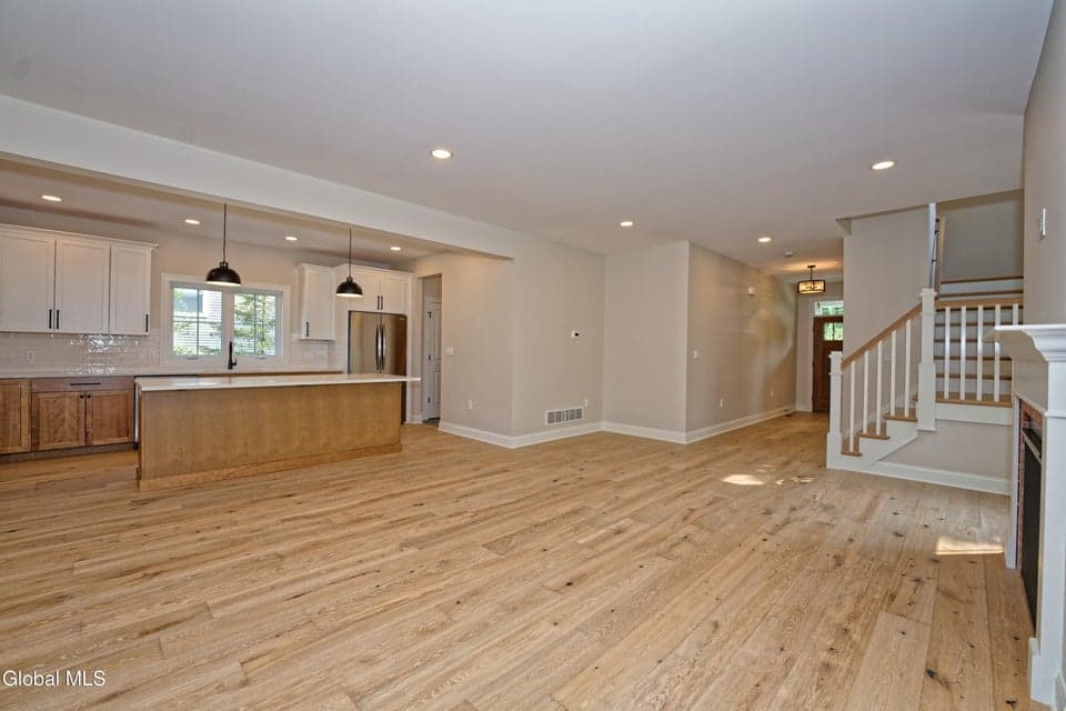 295 Jefferson Street, Saratoga Springs, Inside, NY 12866, photo 5
