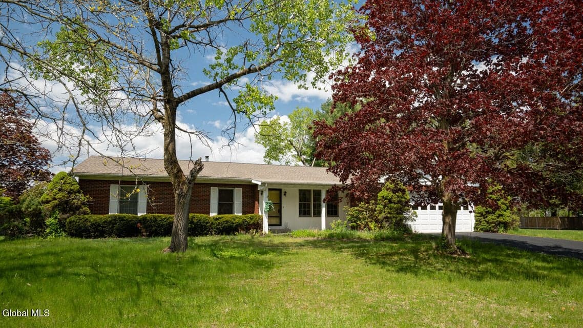 10 Cortland Drive, photo 1