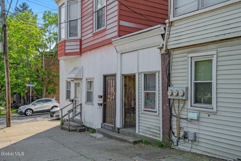 68 Vliet Street, Cohoes, NY 12047, photo 5