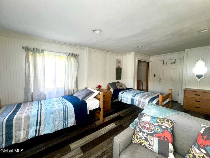1457 New York 30, photo 5