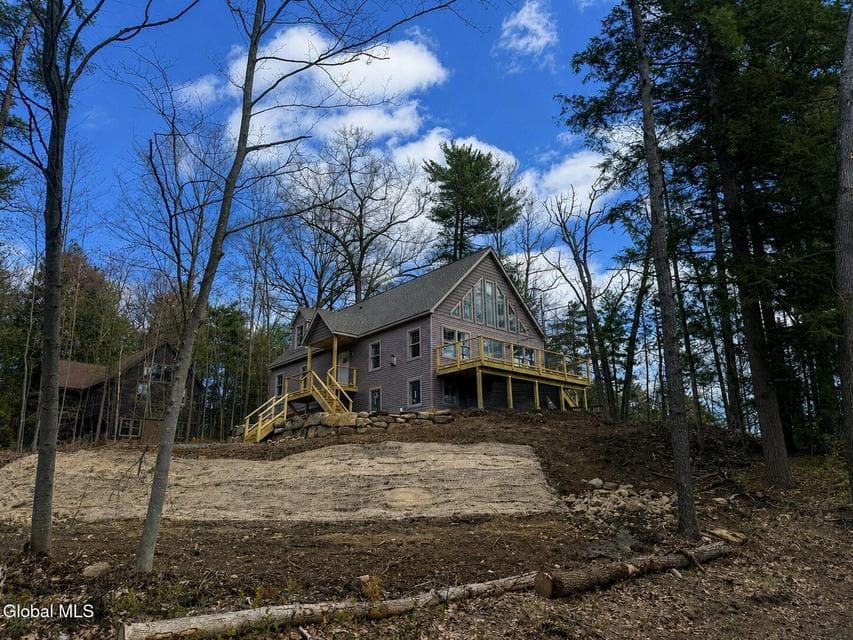 6 Middle Road, photo 1