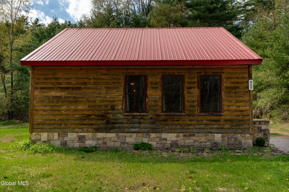 869 Lake Avenue, Lake Luzerne, NY 12846