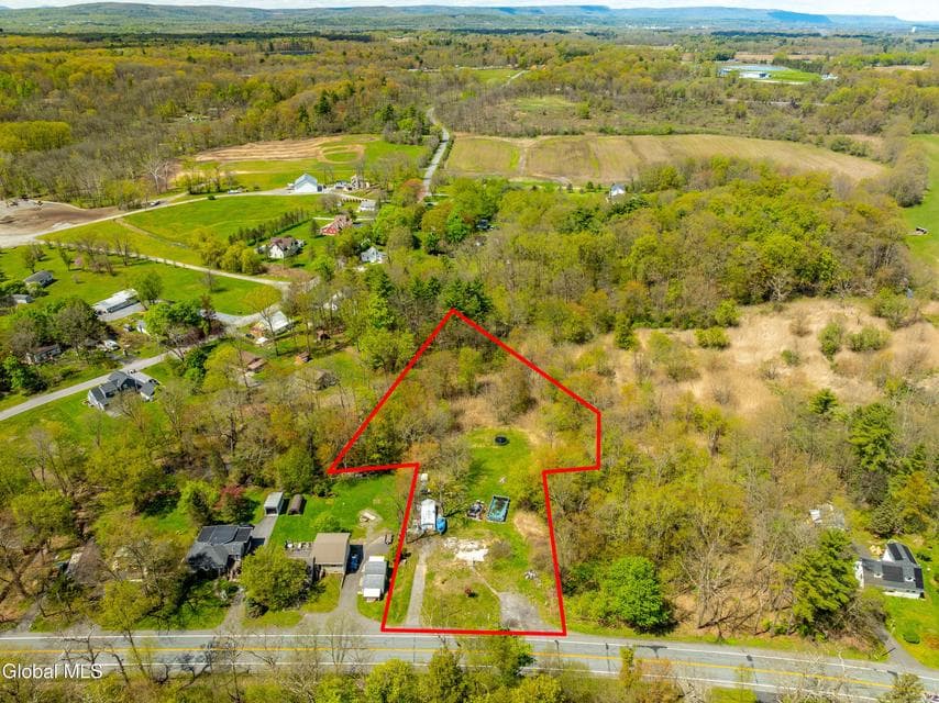 983 River Road, photo 1