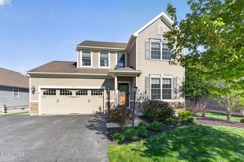 17 Mahogany Drive, photo 1