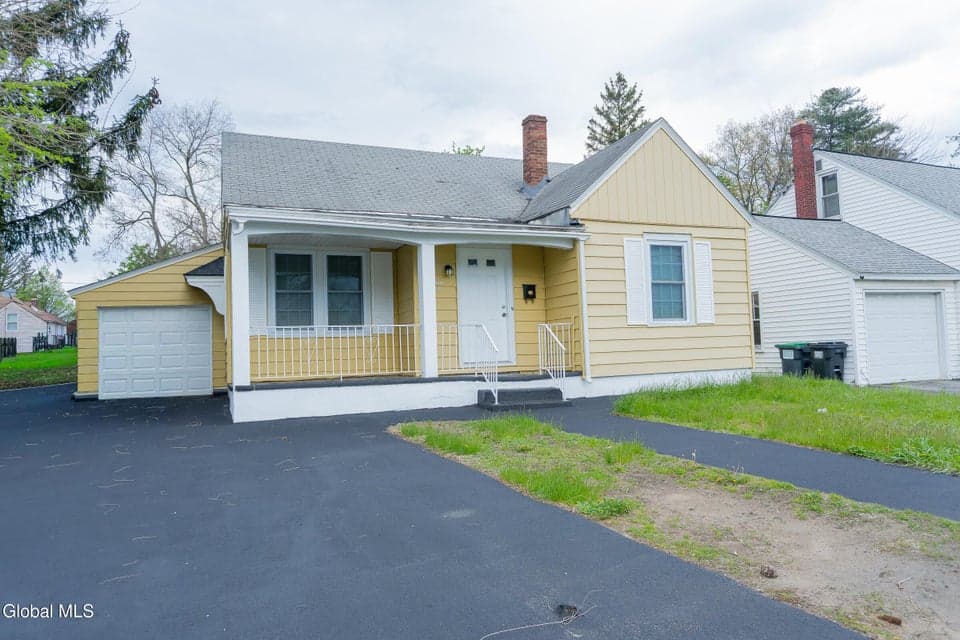 1311 Curry Road, Rotterdam, NY 12306