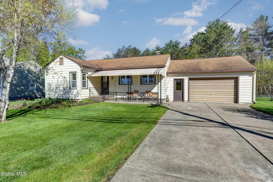 450 S Kingsboro Avenue, Johnstown, NY 12095