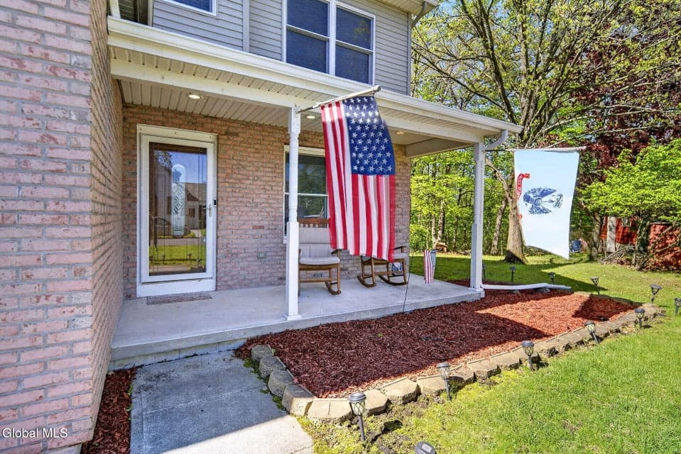 98 Highland Avenue, photo 4