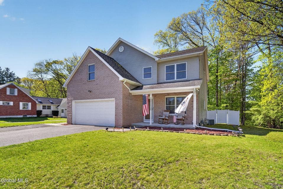 98 Highland Avenue, photo 2