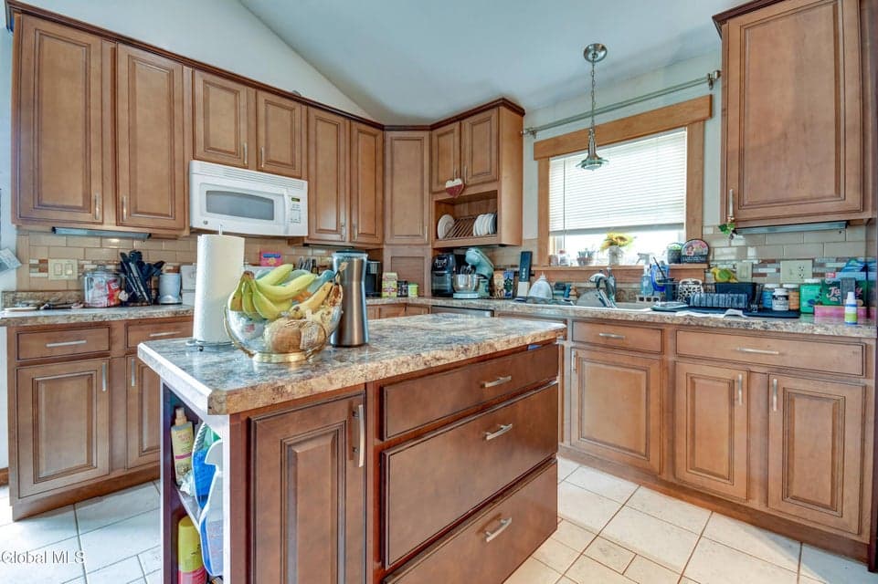 31 Walnut Avenue, Johnstown, NY 12095, photo 5
