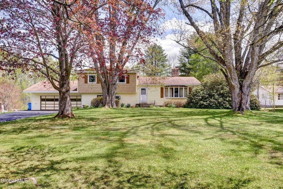 905 Midline Road, photo 2