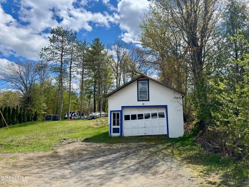 211 Maple Street, photo 4