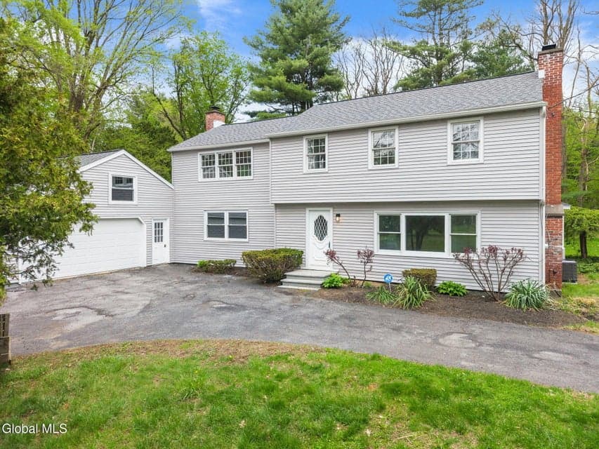 7 Erics Lane, # PVT, Clifton Park, NY 12148