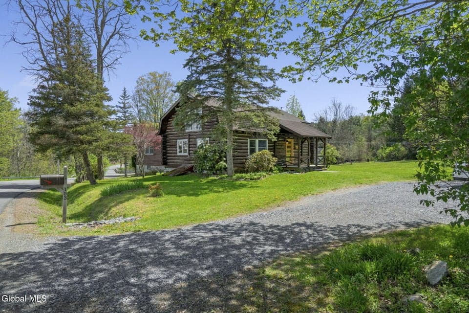 153 Bornt Road, Broadalbin, NY 12025, photo 2